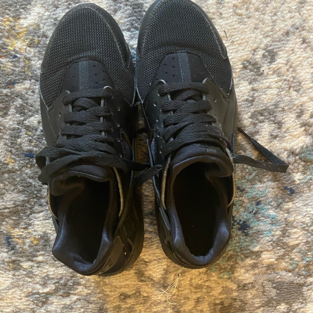 7y (8 Womens) Nike Huarache
